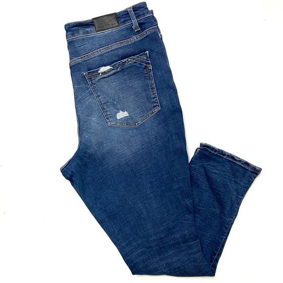 Buckle Black Women’s Distressed Denim Medium Wash Stretch Mom Jeans Size 33x30 - Picture 2 of 14